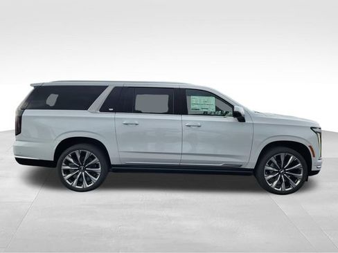 New 2026 Cadillac Escalade ESV Luxury w/ Touring Package AWD/4WD image 6