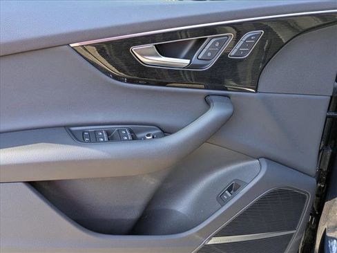 Used 2025 Audi Q7 2.0T Premium w/ Convenience Plus Package image 14