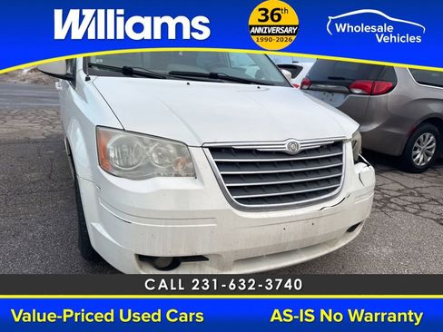 Used 2009 Chrysler Town & Country Touring image 25