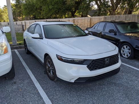 Used 2023 Honda Accord EX image 15