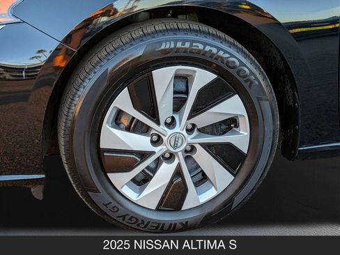 Certified 2025 Nissan Altima 2.5 S image 12
