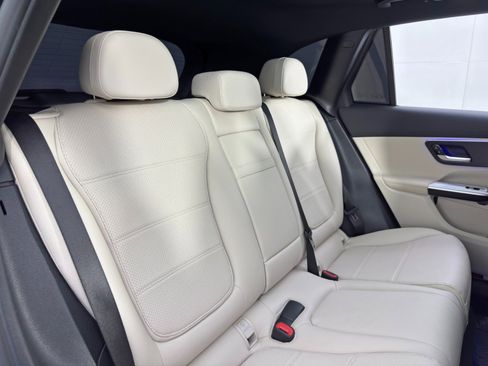 Used 2024 Mercedes-Benz GLC 300 GLC 300 image 44