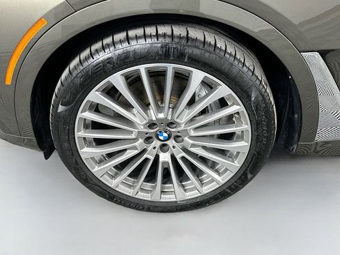 Used 2025 BMW X7 xDrive40i w/ Premium Package AWD/4WD image 33