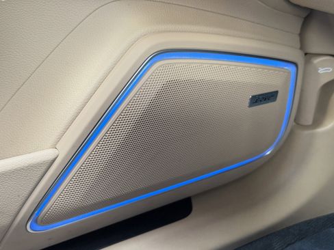 Used 2023 Porsche Panamera 4 Platinum Edition image 36