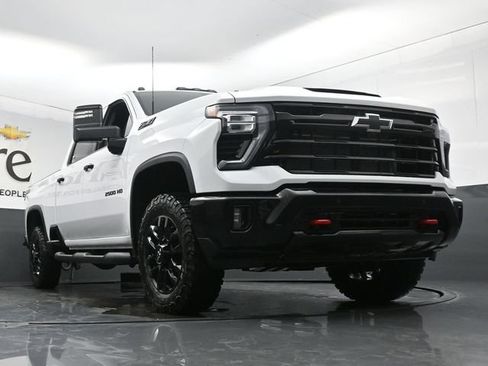 New 2026 Chevrolet Silverado 2500 LT w/ Trail Boss Package AWD/4WD image 3