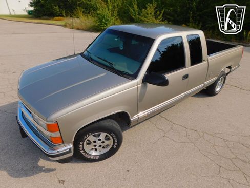 Used 1998 Chevrolet Silverado 1500 w/ Preferred Equipment Group 2 image 9