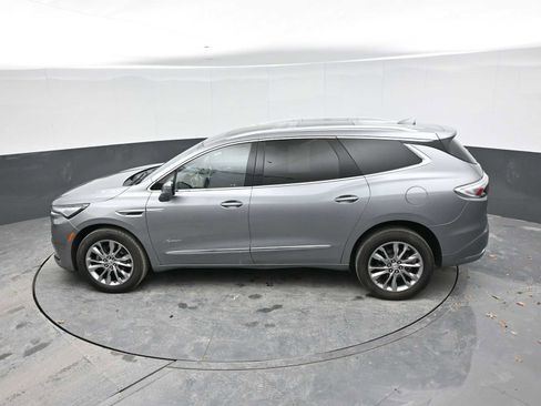 Used 2024 Buick Enclave Avenir image 13