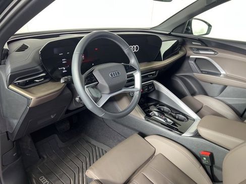 Used 2025 Audi Q5 Premium Plus w/ Premium Plus image 20