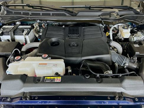 Used 2025 Toyota Tundra SR5 AWD/4WD image 26