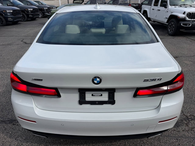 Used 2023 BMW 530i xDrive w/ Convenience Package AWD/4WD image 4