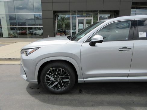 New 2026 Lexus TX 350 AWD image 2
