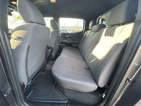 Used 2018 Toyota Tacoma TRD Off-Road image 26