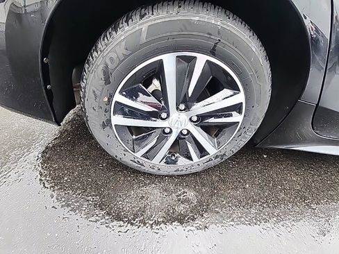 Used 2023 Honda Civic LX image 9