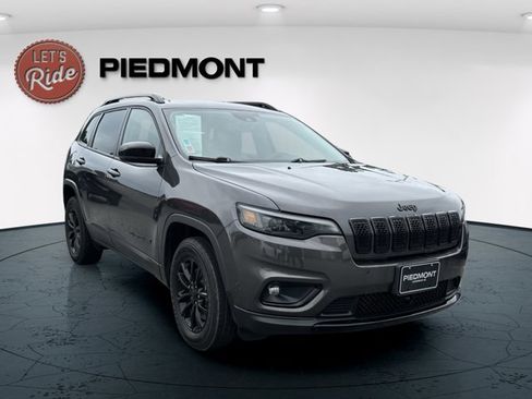 Certified 2023 Jeep Cherokee Altitude Lux image 1