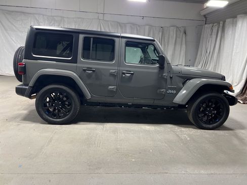 Used 2023 Jeep Wrangler Unlimited Sahara image 8