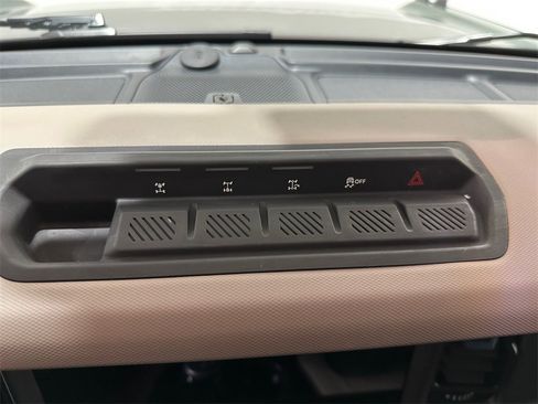 Used 2024 Ford Bronco Wildtrak image 18