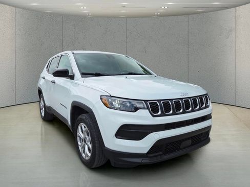 Used 2025 Jeep Compass Sport AWD/4WD image 12