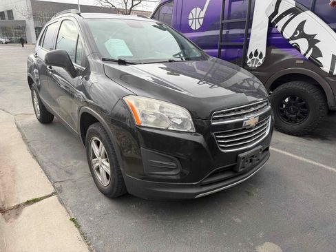 Used 2016 Chevrolet Trax LT w/ LT Convenience Package image 4