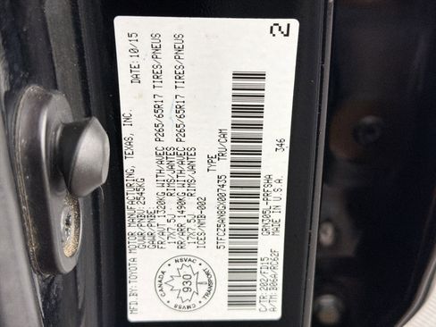 Used 2016 Toyota Tacoma TRD Sport image 20