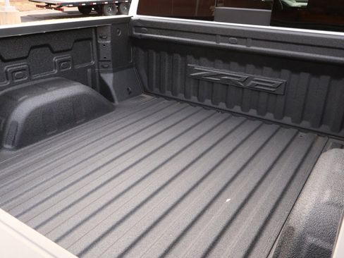 Used 2023 Chevrolet Silverado 1500 ZR2 w/ Technology Package image 29