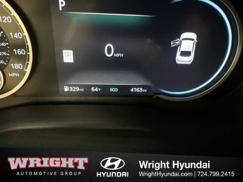 Certified 2025 Genesis G70 2.5T image 24