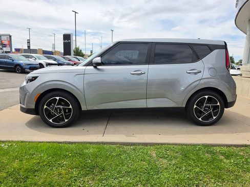 Used 2023 Kia Soul EX FWD image 8