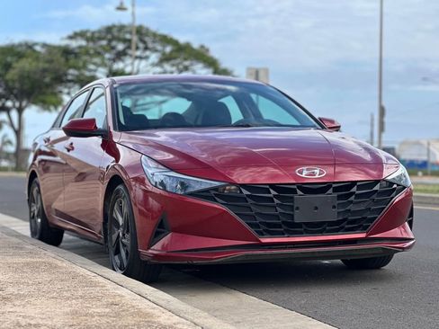 Used 2023 Hyundai Elantra SEL image 6