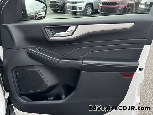 Used 2021 Ford Escape SE w/ Convenience Package image 18