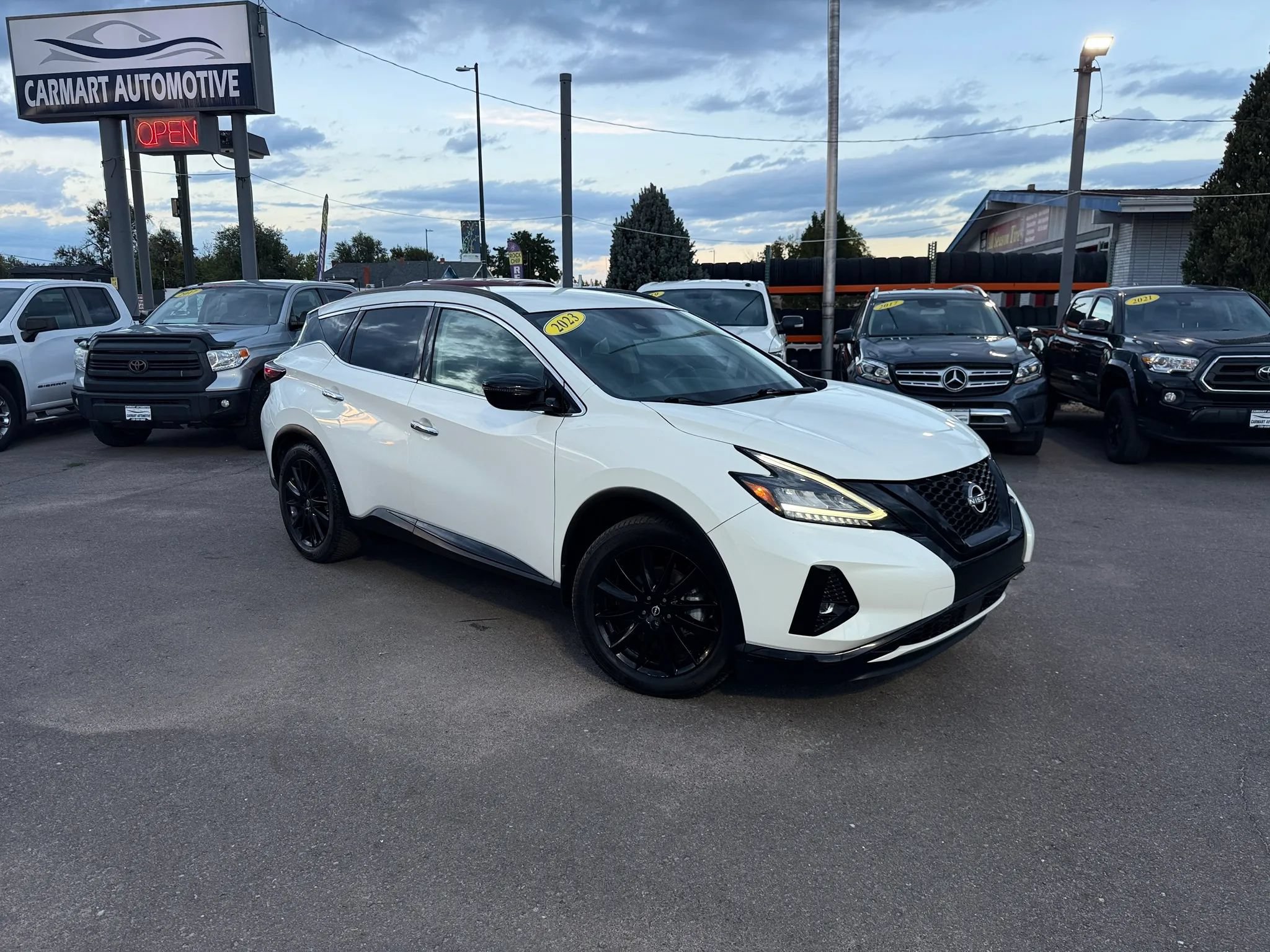 Used 2023 Nissan Murano SV w/ SV Midnight Edition Package AWD/4WD image 2
