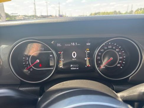 Used 2021 Jeep Gladiator Rubicon AWD/4WD image 14