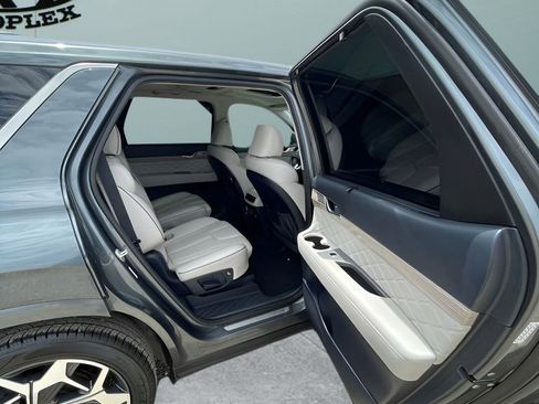 Used 2022 Hyundai Palisade Calligraphy w/ Cargo Package FWD image 17