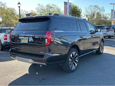 New 2026 Ford Expedition Max Platinum w/ Driver's Package image 6