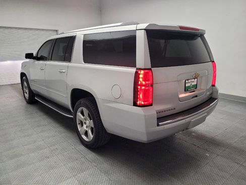 Used 2018 Chevrolet Suburban Premier RWD image 5