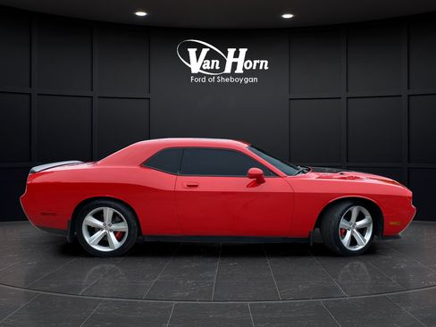 Used 2009 Dodge Challenger SRT8 w/ SRT Option Group II RWD image 8