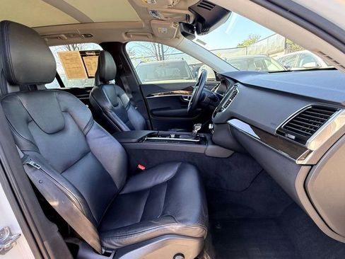 Used 2018 Volvo XC90 T6 Momentum w/ Momentum Plus Package AWD/4WD image 39