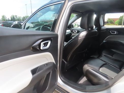 Used 2023 Jeep Compass Limited AWD/4WD image 21