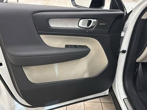 New 2026 Volvo XC40 B5 Ultra w/ Climate Package image 21