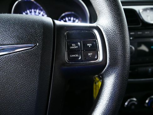 Used 2011 Chrysler 200 LX FWD image 28