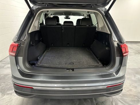 Used 2022 Volkswagen Tiguan SE AWD/4WD image 10
