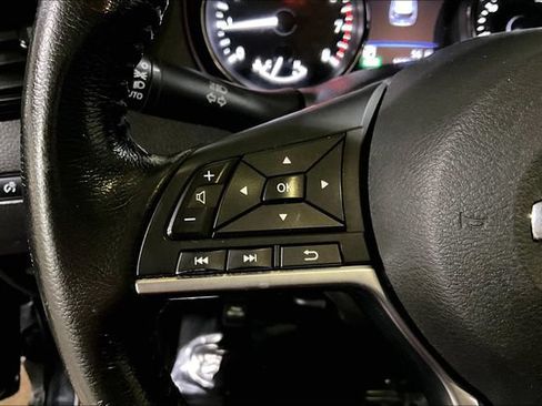 Used 2019 Nissan Rogue SV AWD/4WD image 20