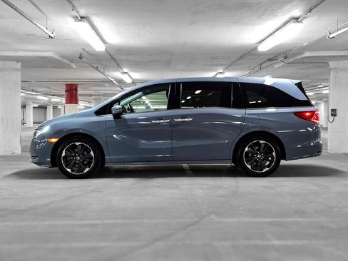 Used 2023 Honda Odyssey Elite image 14