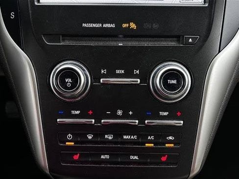 Used 2018 Lincoln MKC Select w/ Select Plus Package AWD/4WD image 13