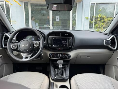 Used 2024 Kia Soul LX FWD image 16