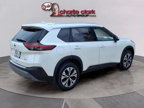 Used 2021 Nissan Rogue SV w/ Premium Package FWD image 5
