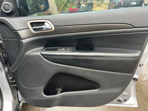 Used 2016 Jeep Grand Cherokee Laredo image 17