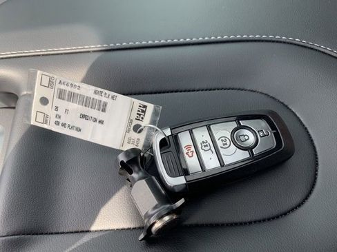 New 2025 Ford Expedition Max Platinum w/ Driver's Package image 43