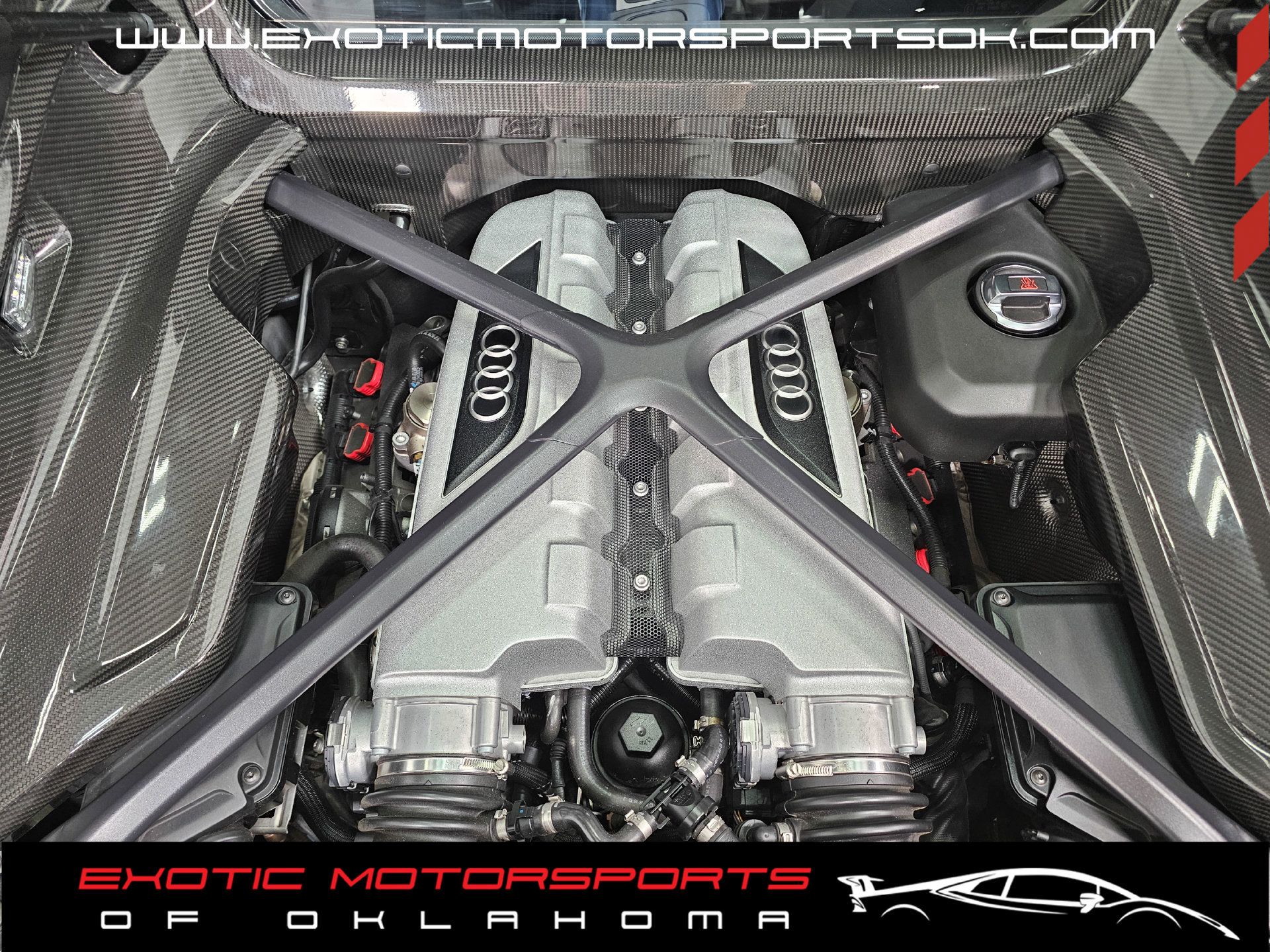 Used 2017 Audi R8 V10 w/ Carbon Exterior Package AWD/4WD image 12