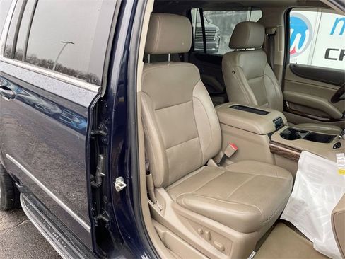 Used 2020 GMC Yukon XL SLT w/ Premium Edition image 28