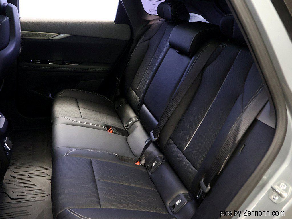 Used 2025 Cadillac Optiq Luxury 2 w/ LPO, Floor Liner Package AWD/4WD image 13