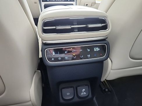 Certified 2026 Genesis GV80 3.5T Prestige AWD/4WD image 32